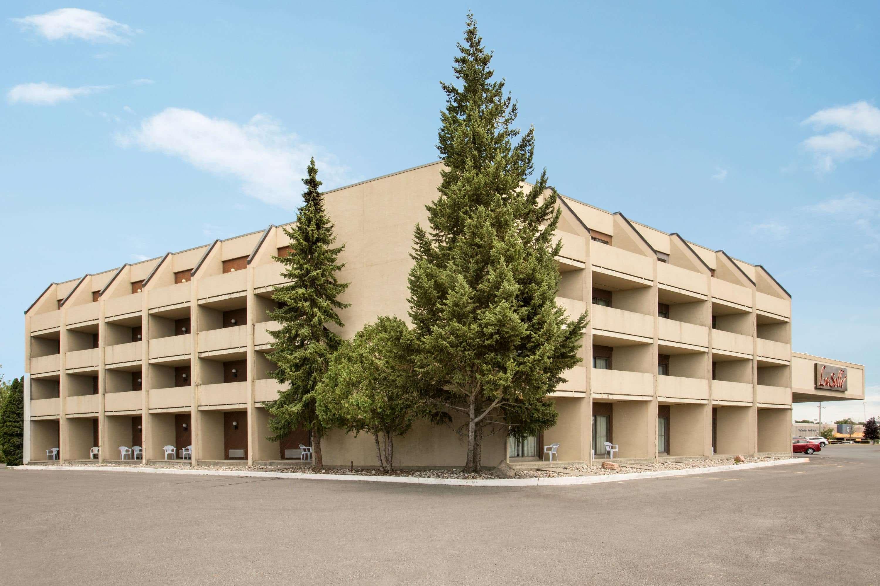 Travelodge Hotel By Wyndham Kingston Lasalle Exterior photo